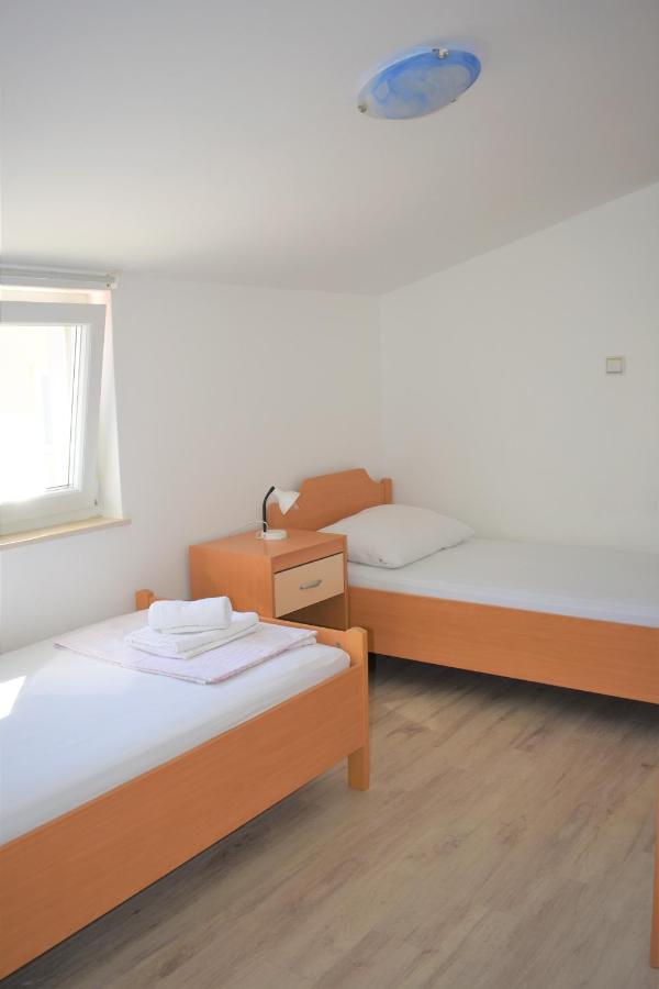 Apartments Janja Муртер Екстер'єр фото