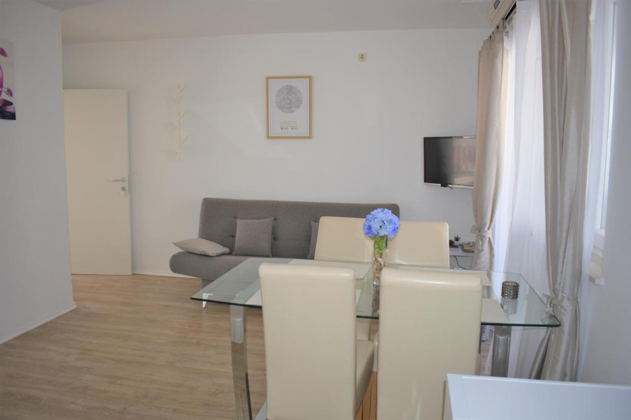 Apartments Janja Муртер Екстер'єр фото