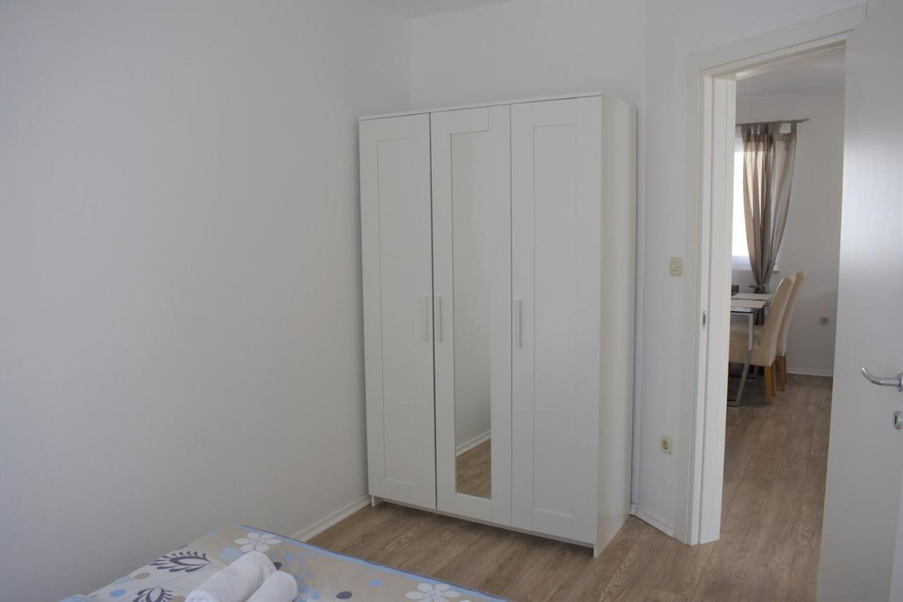 Apartments Janja Муртер Екстер'єр фото