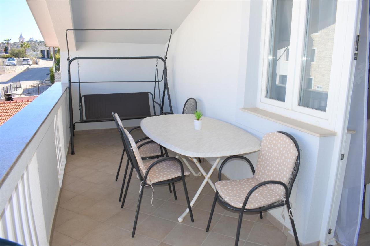 Apartments Janja Муртер Екстер'єр фото