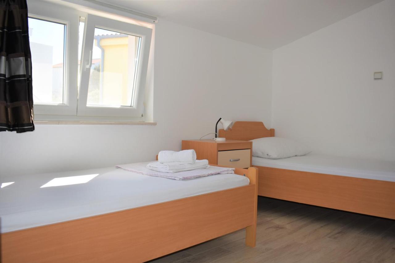Apartments Janja Муртер Екстер'єр фото