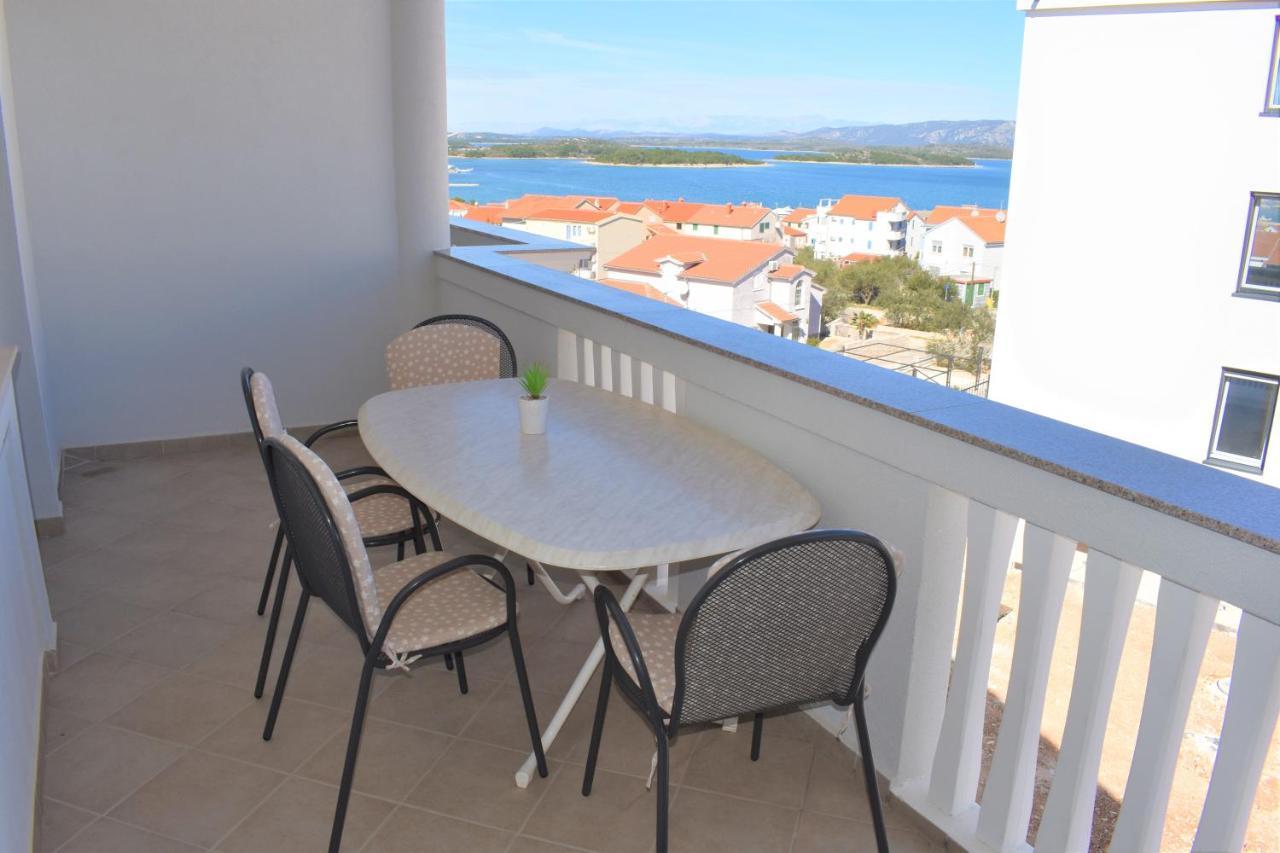 Apartments Janja Муртер Екстер'єр фото