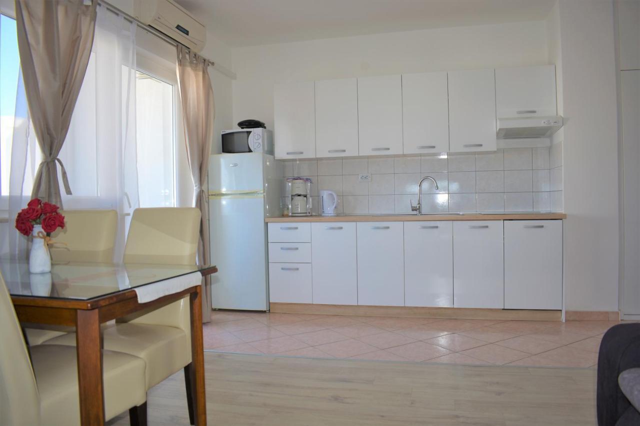 Apartments Janja Муртер Екстер'єр фото