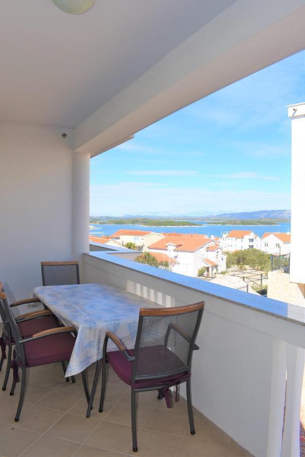 Apartments Janja Муртер Екстер'єр фото