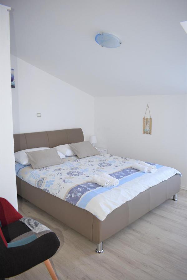 Apartments Janja Муртер Екстер'єр фото
