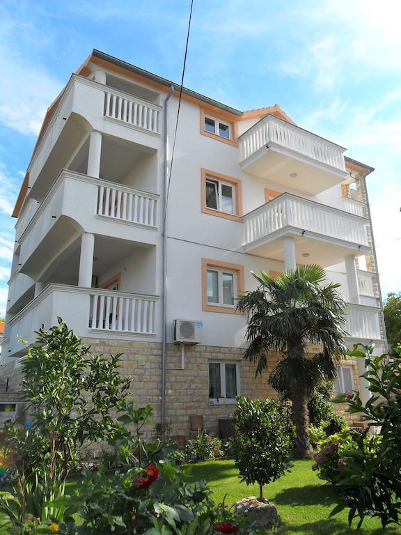 Apartments Janja Муртер Екстер'єр фото