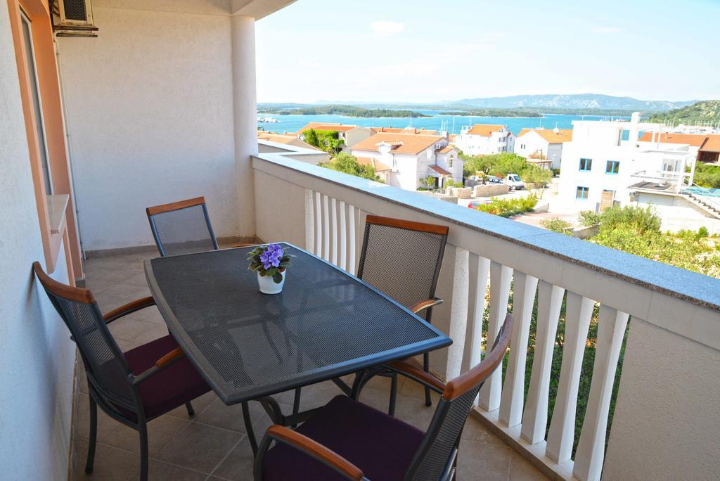 Apartments Janja Муртер Екстер'єр фото
