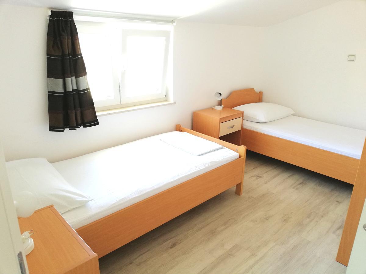 Apartments Janja Муртер Екстер'єр фото