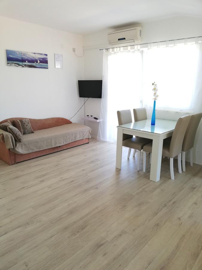 Apartments Janja Муртер Екстер'єр фото