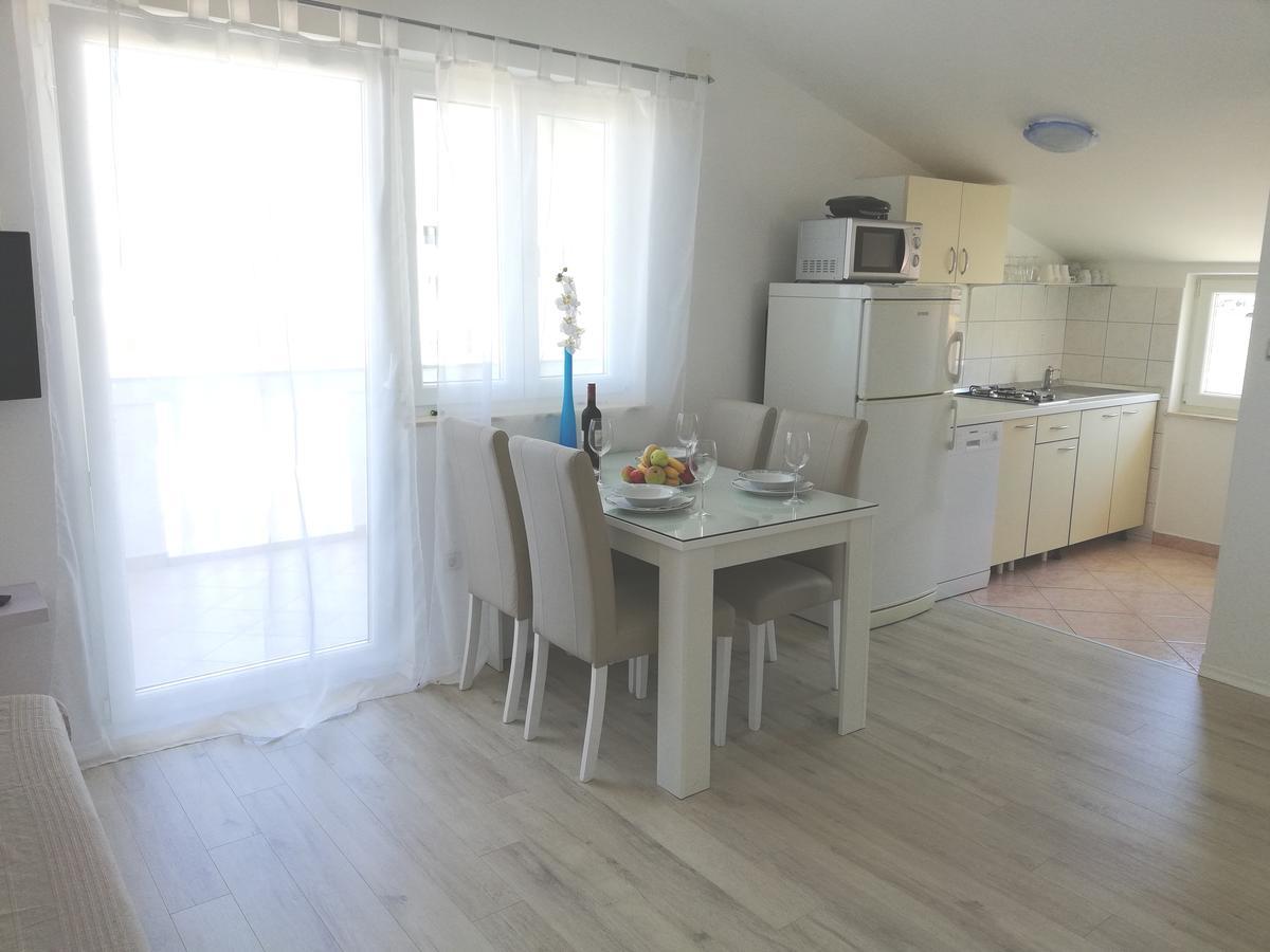 Apartments Janja Муртер Екстер'єр фото