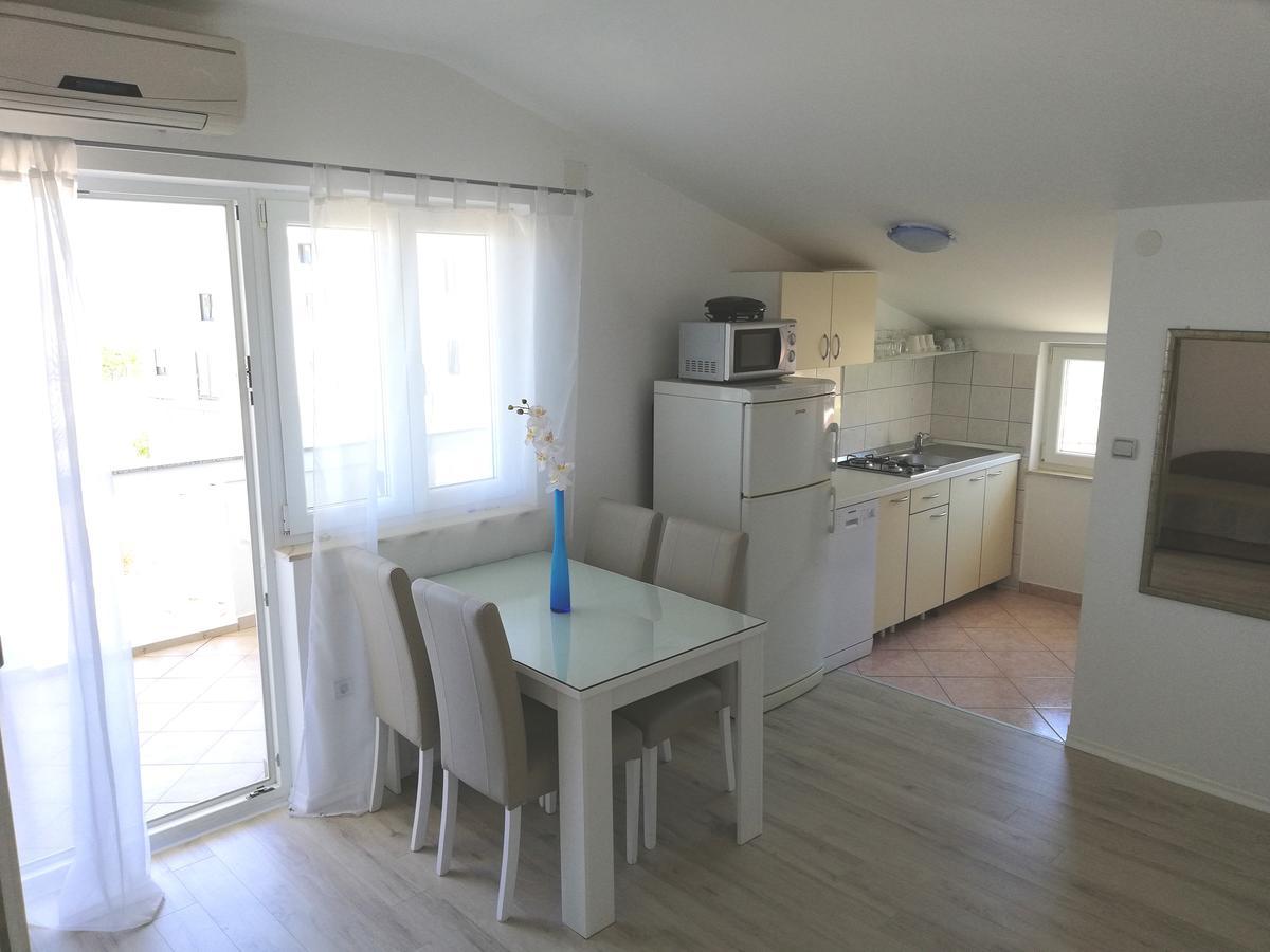 Apartments Janja Муртер Екстер'єр фото